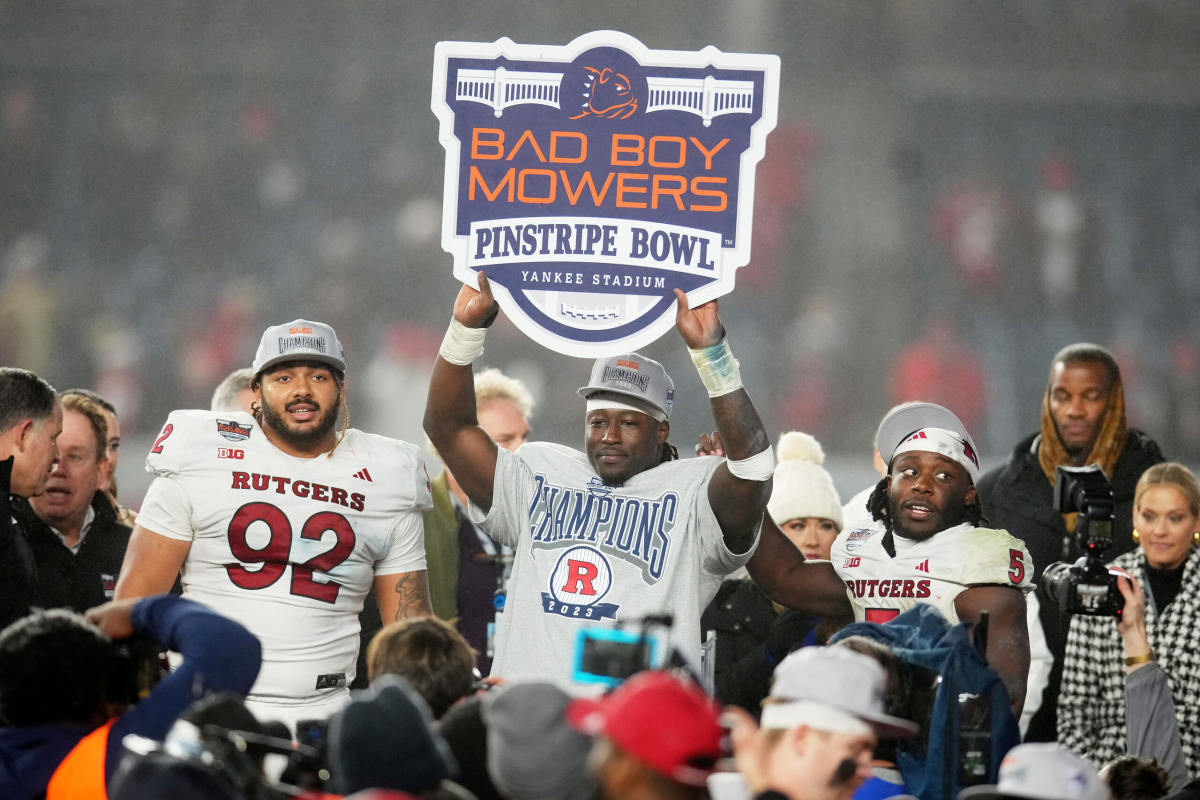 La victoire du football Rutgers au Pinstripe Bowl reçoit un cri de Mike Emanuel de Fox News Channel