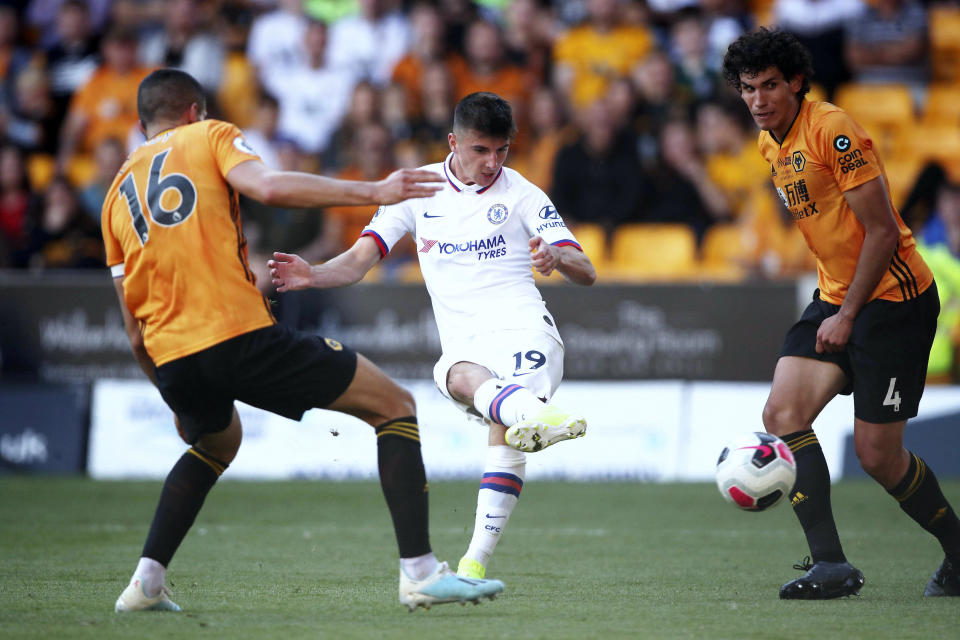 Chelsea's Mason Mount, center, scores his side's fifth goal of the game during their English Premier League soccer match against Wolverhampton Wanderers at Molineux, Wolverhampton, England, Saturday, Sept. 14, 2019. (Nick Potts/PA via AP)