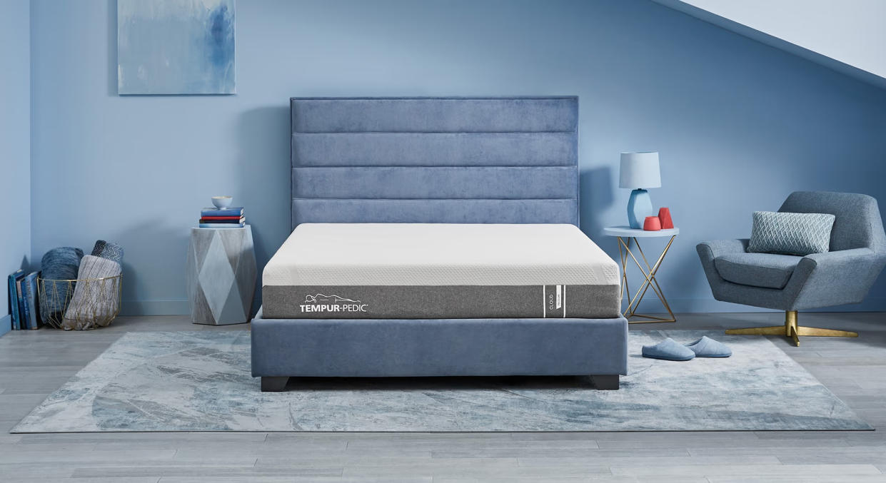  Tempur-Pedic Tempur-Cloud mattress. 