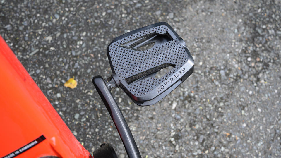 The wide, grippy pedals on the Trek Verve+ 1 LT.