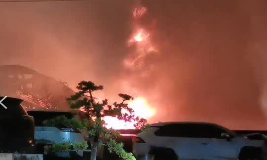 嘉義水上鄉中山路二段的汽車資源回收廠發生火警。（圖／翻攝畫面）