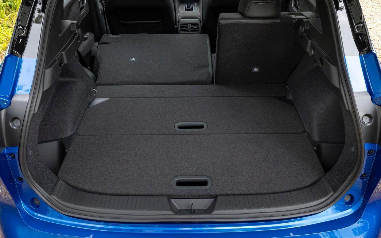 The boot of the Nissan Qashqai 190 e-POWER Tekna Automatic