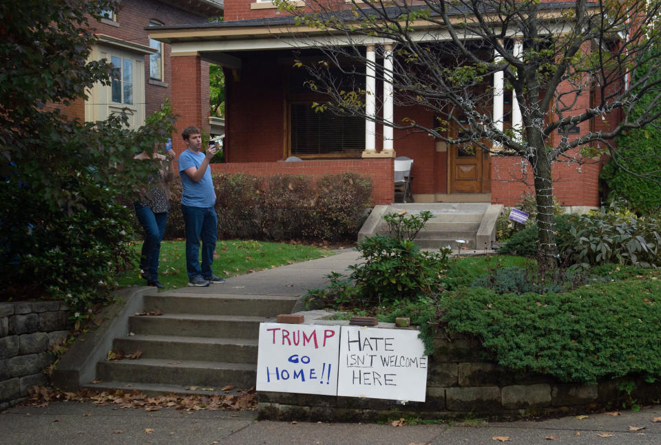 Protesters jeer Trump in Pittsburgh