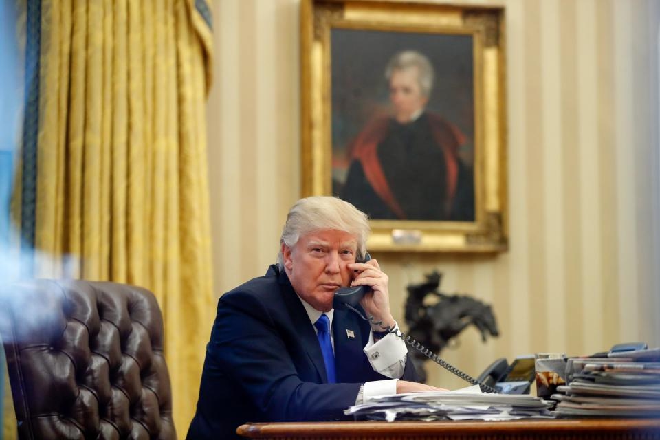 donald trump calling oval office australia prime minister associated press AP_17028804202967