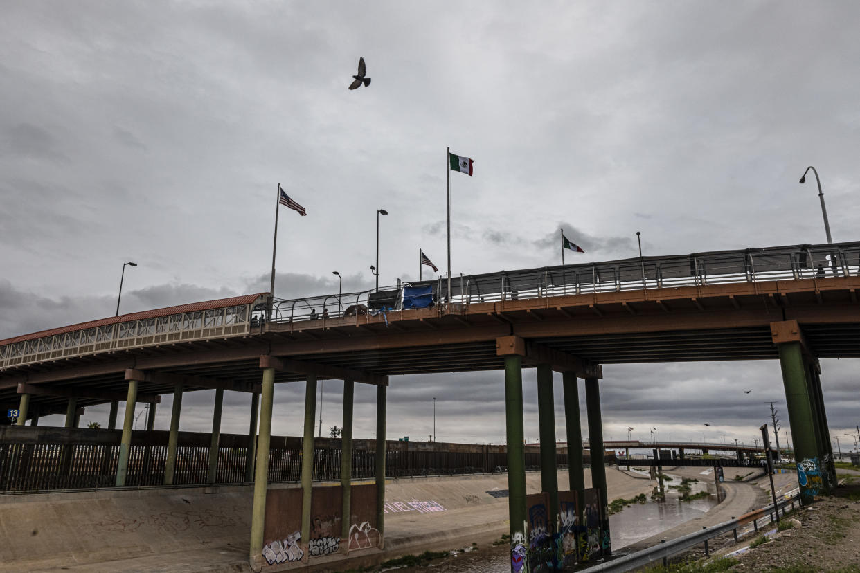 El cruce fronterizo del Puente Internacional entre Ciudad Juárez, México, y El Paso, Texas, el 18 de marzo de 2020. (Daniel Berehulak/The New York Times)