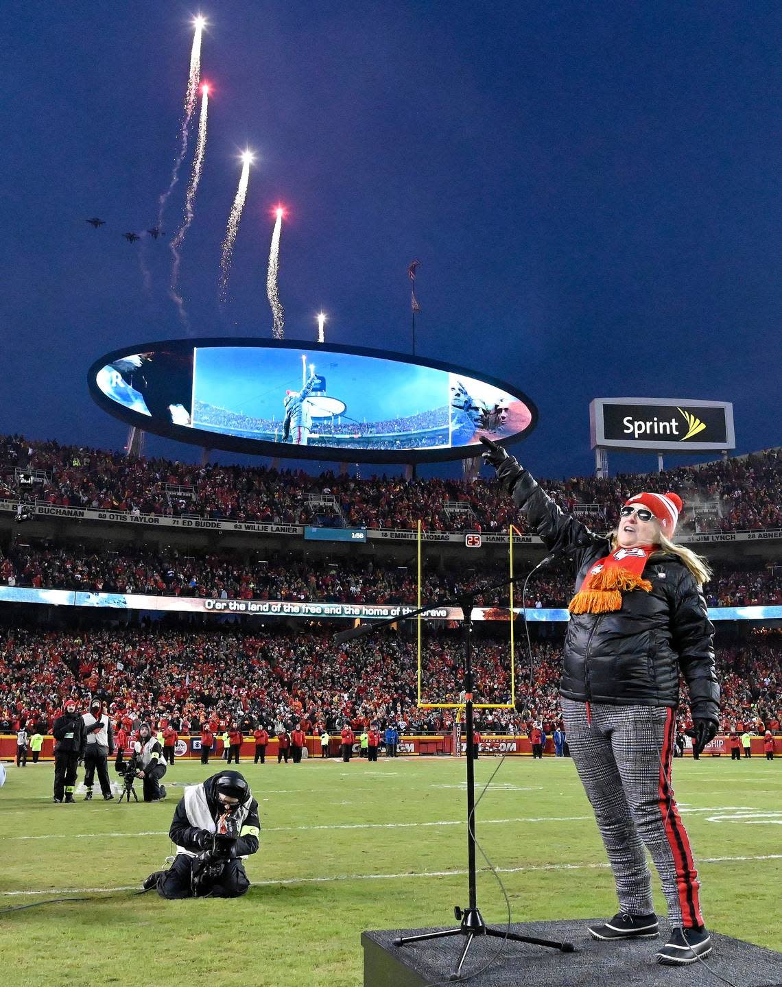 Melissa Etheridge sang the national anthem before the 2019 AFC Championship Game between the Kansas City Chiefs and New England Patriots at Arrowhead.
