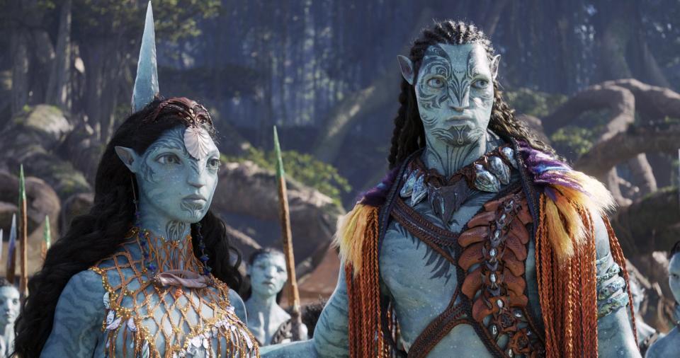 Ronal (Winslet) and Tonowari (Cliff Curtis) in Avatar: The Way of Water.  (Photo: Walt Disney Co./Courtesy Everett Collection)