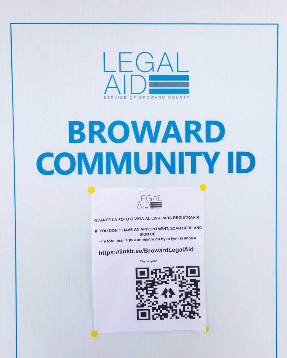 Un evento de identificaciones comunitarias organizado por el Servicio de Asistencia Legal del Condado Broward en asociación con el Salvation Army, en Fort Lauderdale, Florida, el viernes 18 de agosto de 2023.