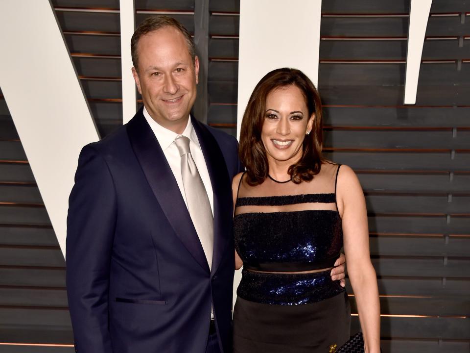 Doug Emhoff and Kamala Harris attend the 2015 Vanity Fair Oscar Party.