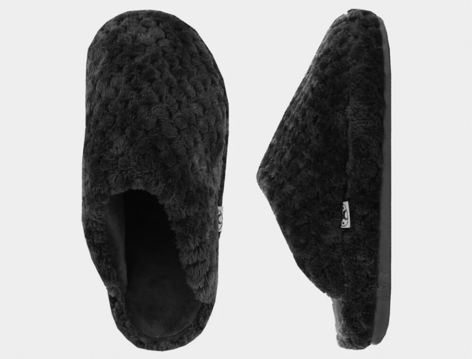 15 Best Slippers With Arch Support, Podiatrist-Approved 2024