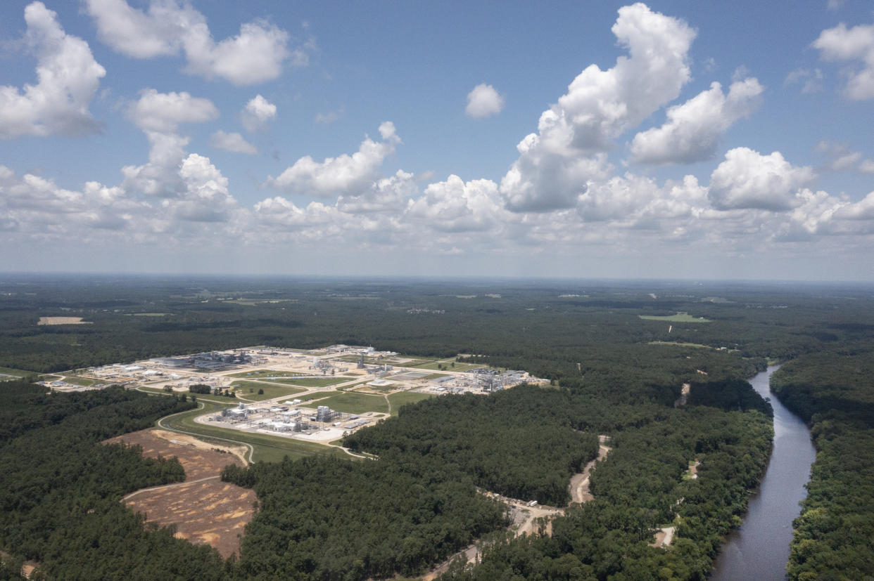 Vista aérea de la planta de Chemours, en Fayetteville, Carolina del Norte, el 15 de julio de 2021. (Ed Kashi/The New York Times)