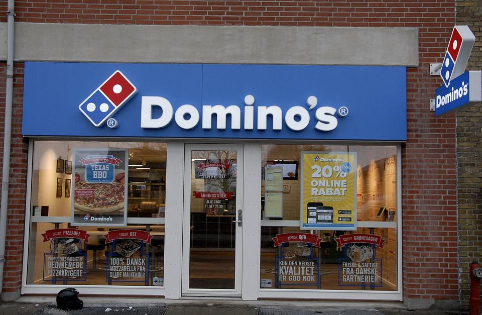 6) Domino's