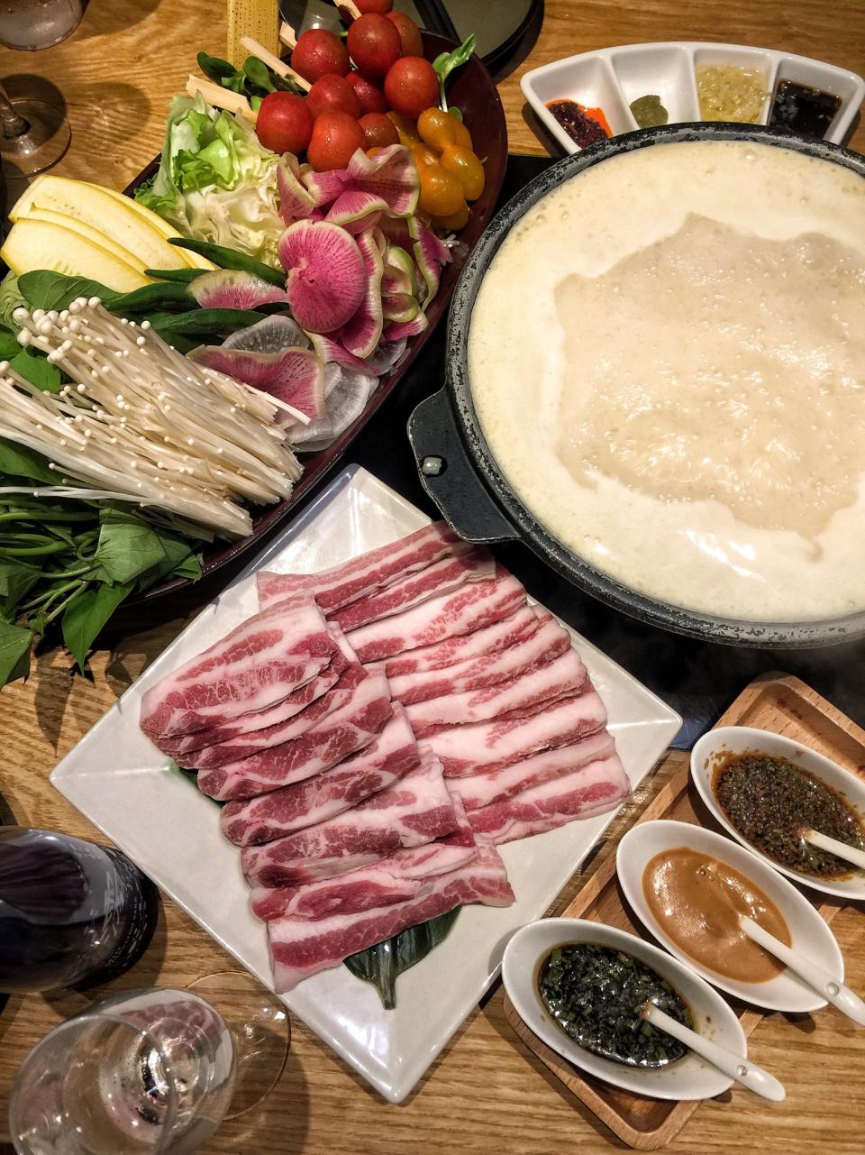 For Collagen-Rich Japanese Hot Pot