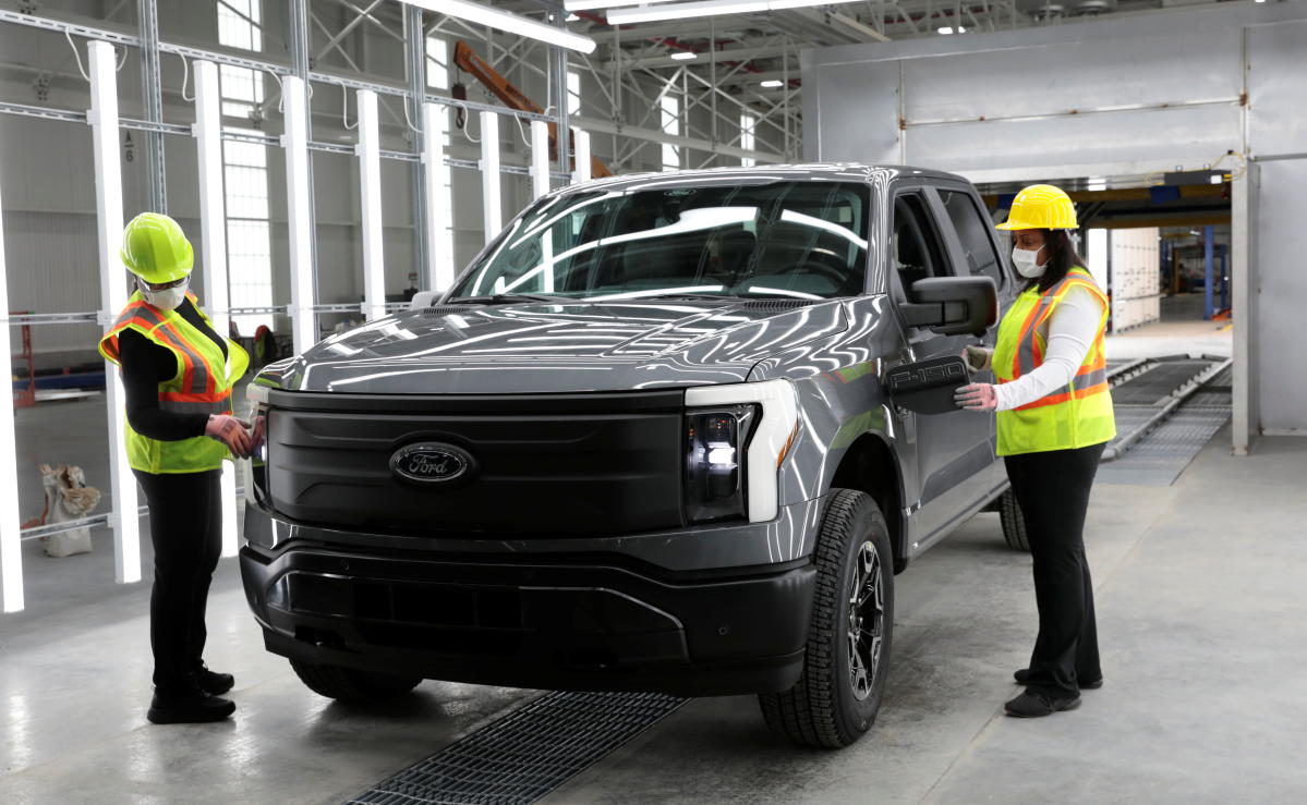 Ford condivide l’11% sulla notizia dell’aumento della produzione per il pickup elettrico F-150 Lightning