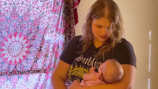 PHOTO: Brooke Alexander, 19, cradles her infant daughter. (ABC News)