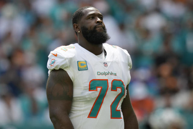 Dolphins LT Terron Armstead spotted leaving Highmark Stadium on crutches