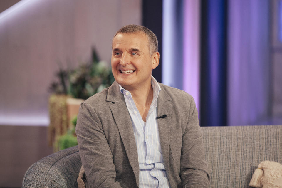 THE KELLY CLARKSON SHOW -- Episode 4056 -- Pictured: Phil Rosenthal -- (Photo by: Weiss Eubanks/NBCUniversal/NBCU Photo Bank via Getty Images)