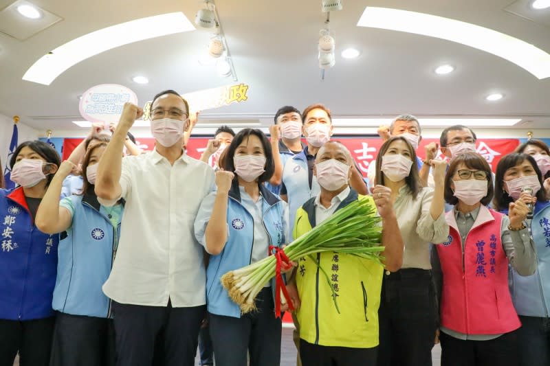 20220701-國民黨主席朱主席和國民黨高雄市長參選人柯志恩1日一同召開輔選會議。（國民黨提供）