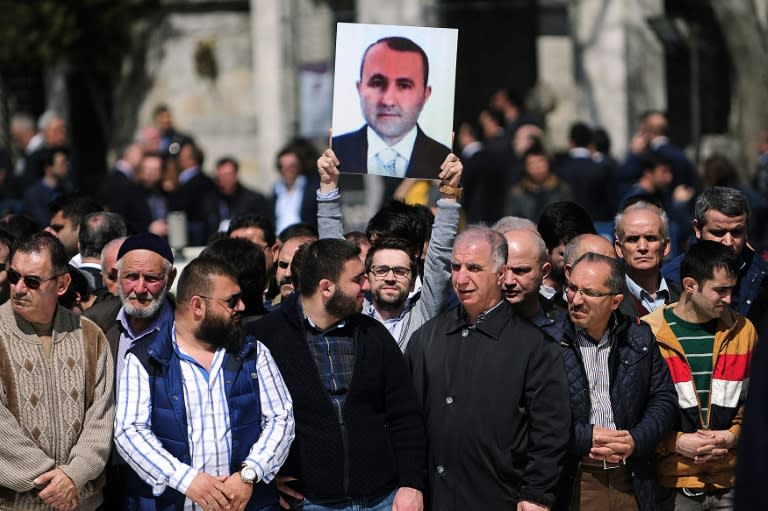 Prosecutor Mehmet Selim Kiraz (photo) was held hostage by two captors linked to the Marxist Revolutionary People's Liberation Party–Front at his office at Istanbul's main Palace of Justice on March 31