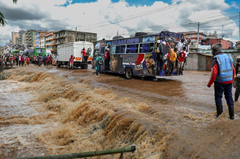 Inondations après des pluies diluviennes à Nairobi, au Kenya, le 24 avril 2024 (Tony KARUMBA)