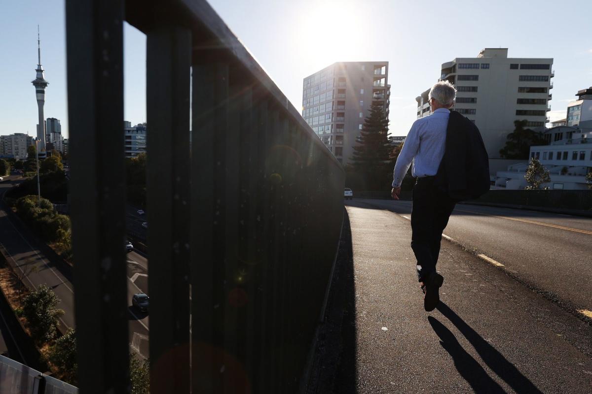 New Zealand Unemployment Rises Less Than Expected, Kiwi Gains