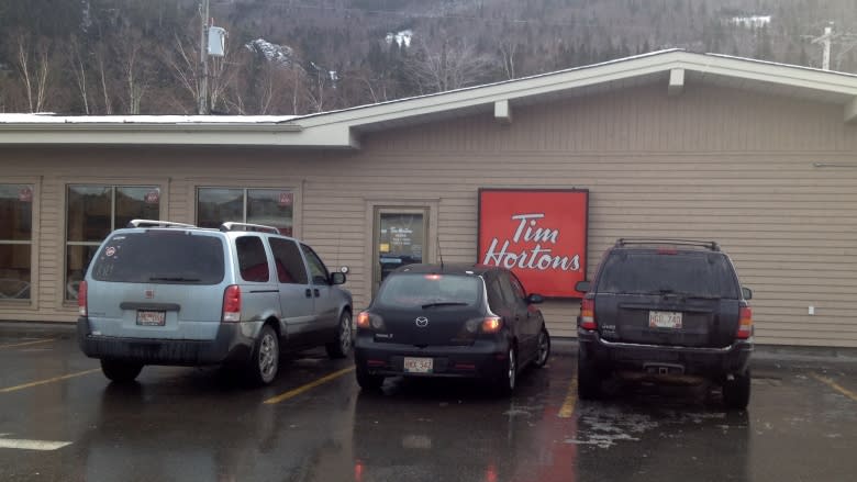 After Tim Hortons threatens closure, mayor says 'no quick fix' to boil orders