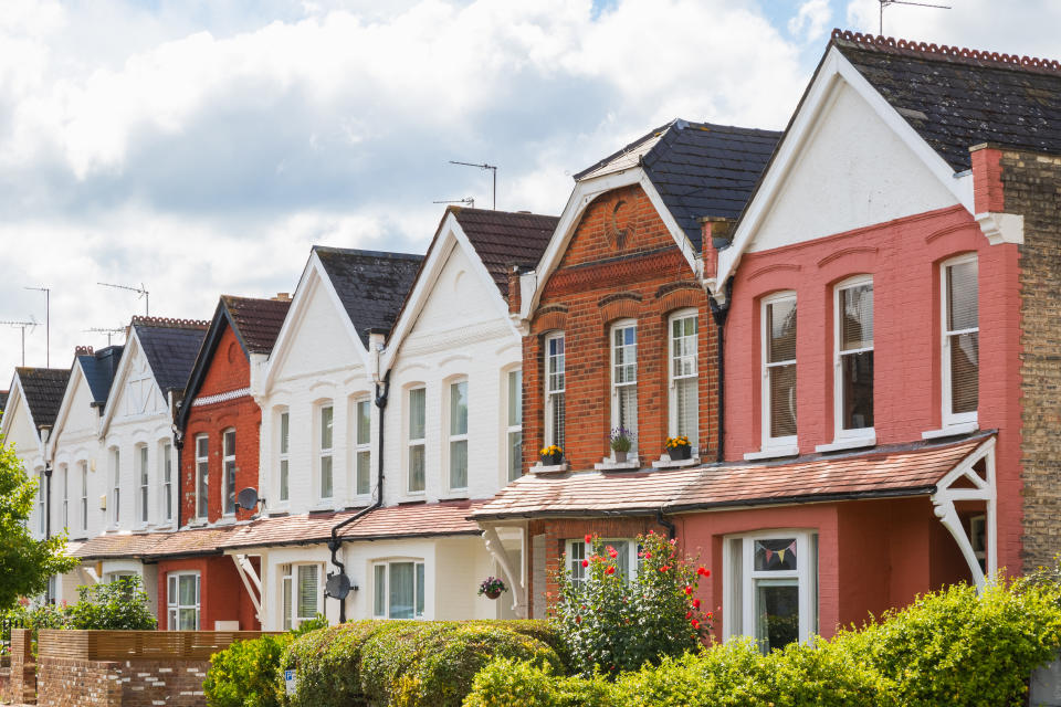 UK mortgage lending drops as property market cools 
