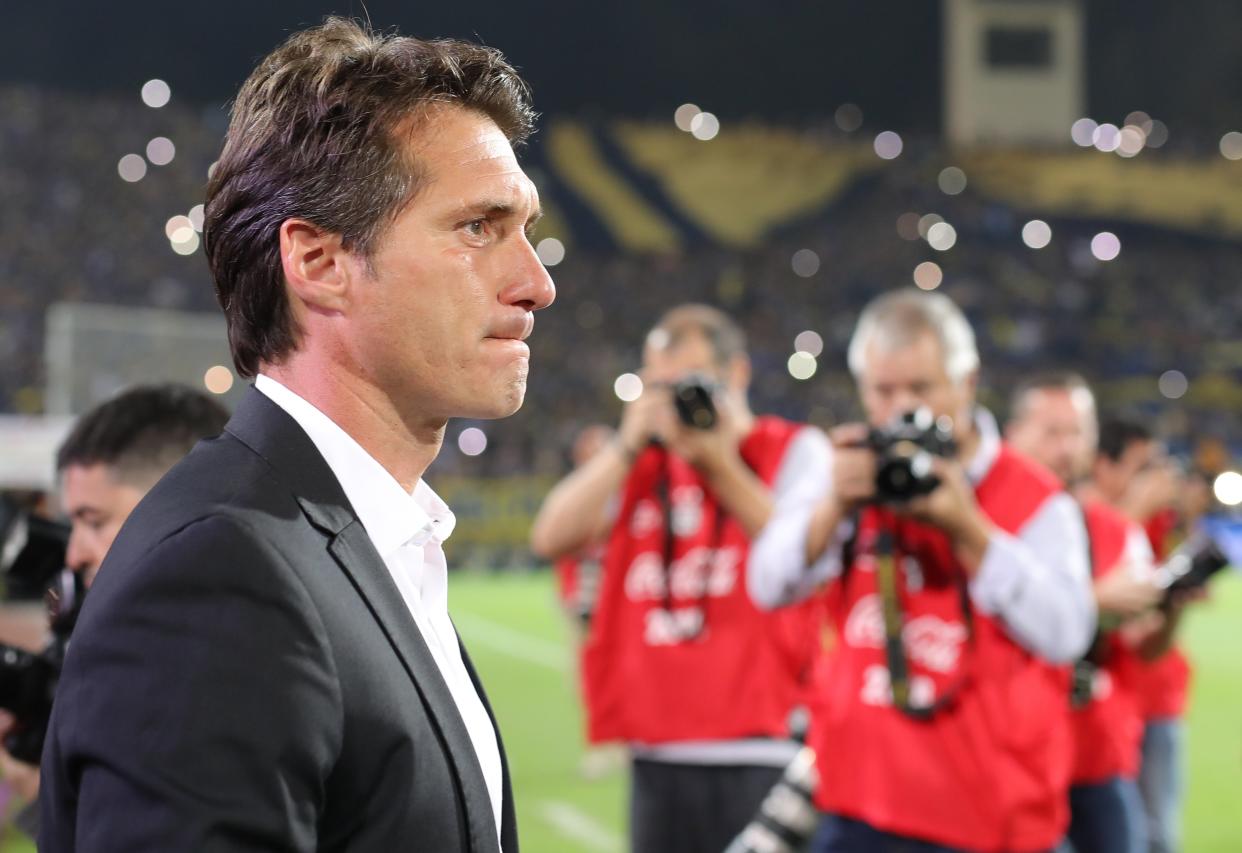 BAS510. MENDOZA (ARGENTINA), 14/03/2018.- El entrenador de Boca Juniors Guillermo barros Schelotto hoy, miércoles 14 de marzo de 2018, durante la final de la Supercopa Argentina entre River Plate y Boca Juniors, en el estadio Malvinas Argentinas en Mendoza (Argentina). EFE/Nicolás Aguilera