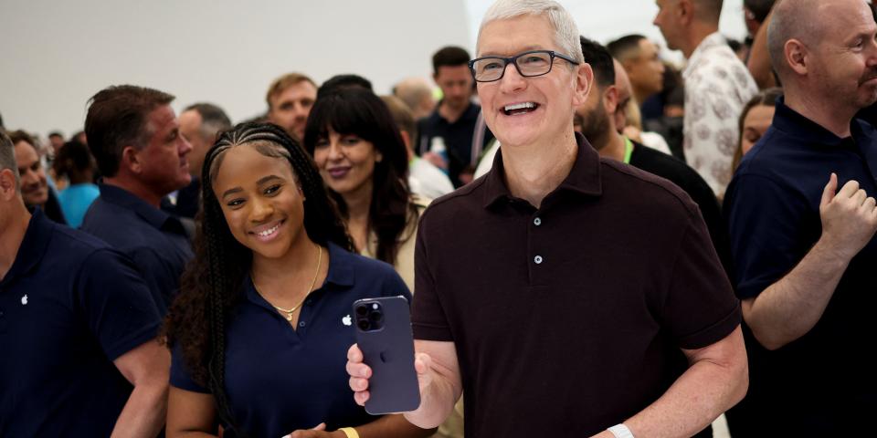 iPhone 14 Tim Cook