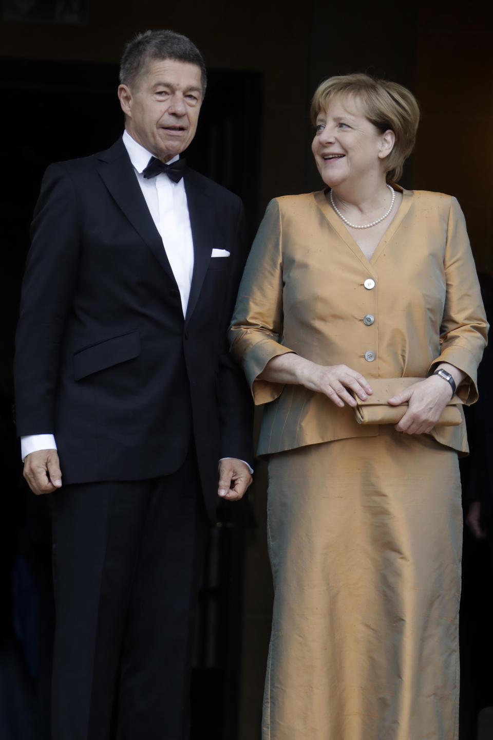 Joachim Sauer und Angela Merkel bei den Richard-Wagner-Festspielen 2017 in Bayreuth. (Bild: AP Photo)