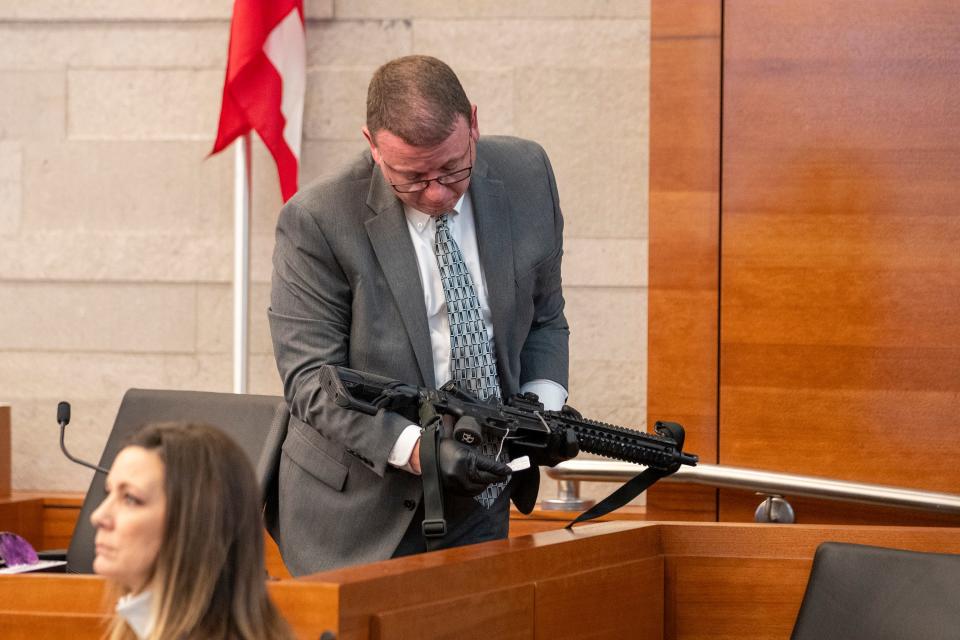 Columbus Police Sgt. John Standley of the division’s crime scene search unit testifies during the trial of Franklin County Sheriff's office deputy Jason Meade at the Franklin County Common Pleas Court.
