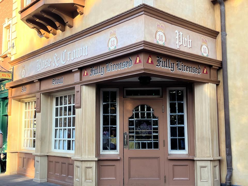 exterior shot of rose and crown pub at epcot's world showcase