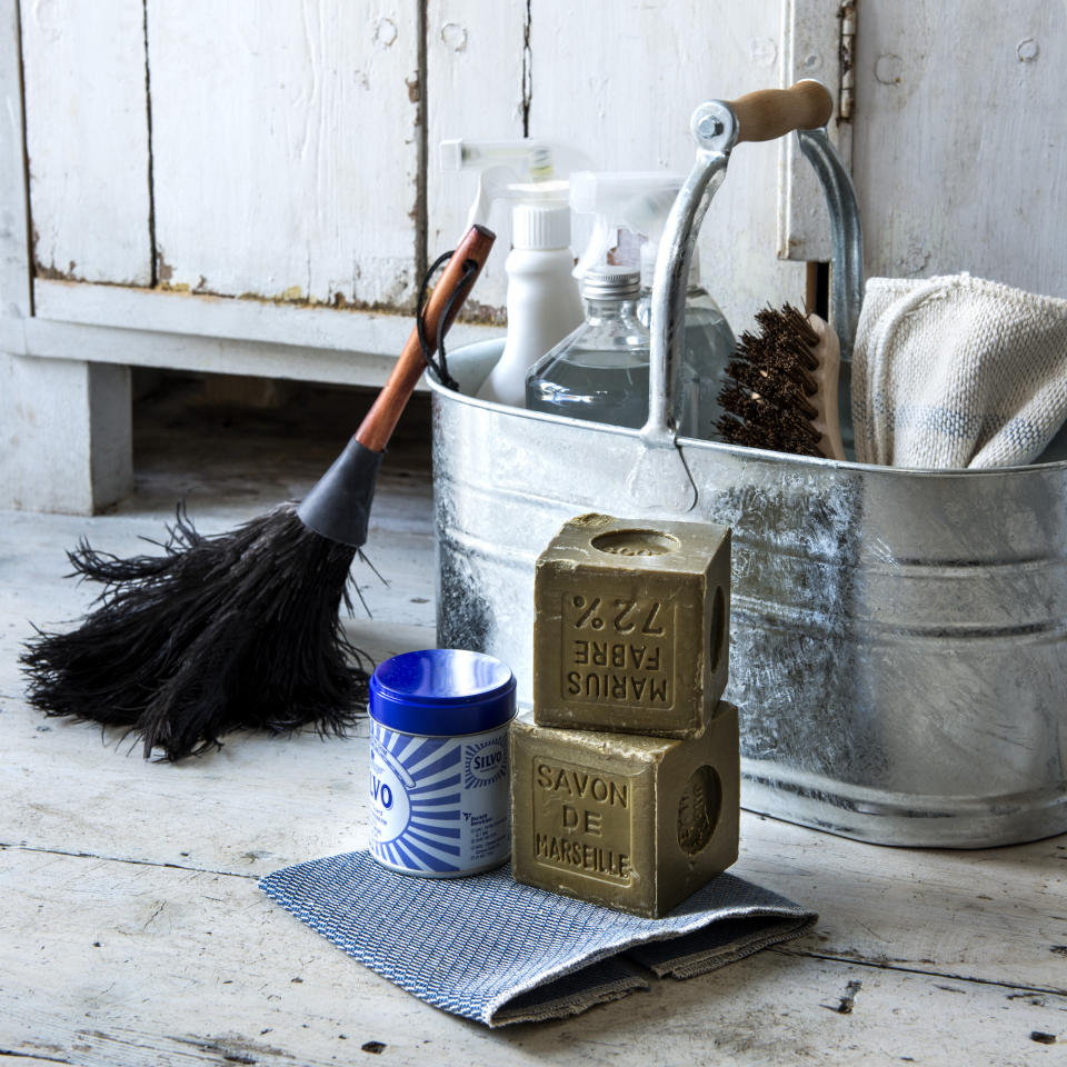 cleaning bucket