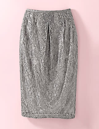 Metallic lace and a loose fit are elegant in the most relaxed way.