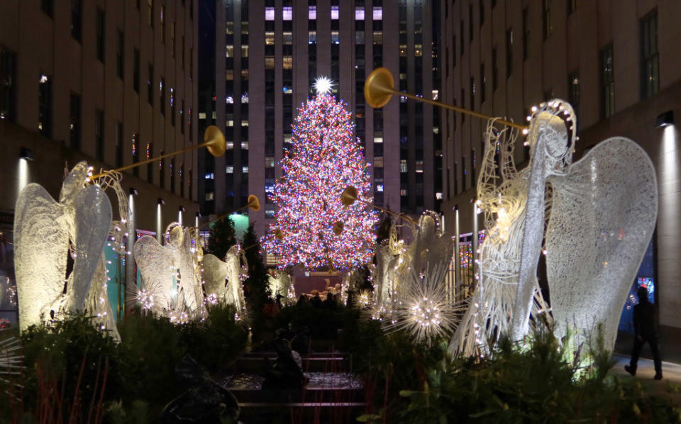 lit up tree on rockefeller