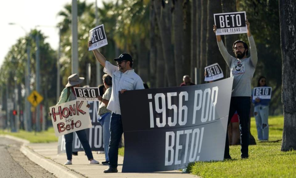 Pre-debate supporters cheer for O’Rourke in Edinburg, Texas.