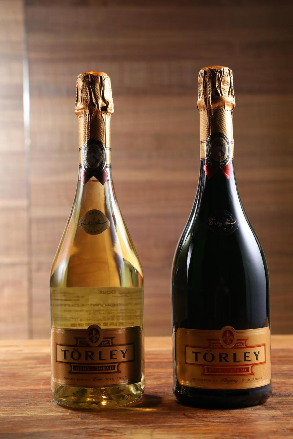 「Törley」的兩支氣泡酒，甜度不同，未經橡木桶洗禮的熱帶風味，能提鮮解辣。（皆700元／瓶）