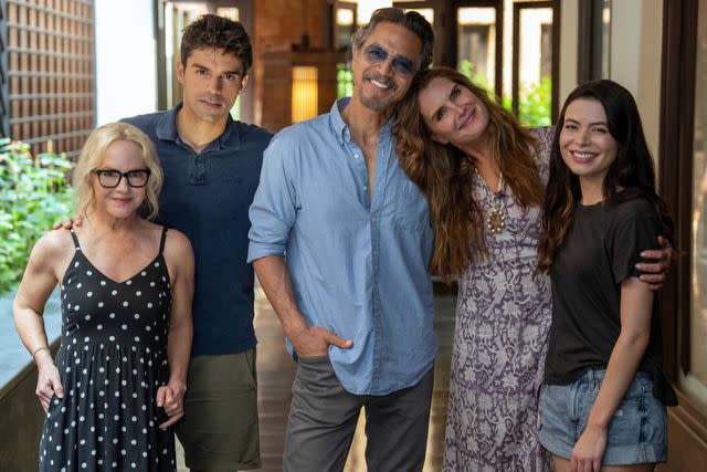 <p>Sasidis Sasisakulporn/Netflix</p> Rachael Harris, Sean Teale, Benjamin Bratt, Brooke Shields and Miranda Cosgrove during pre-production of "Mother of the Bride."