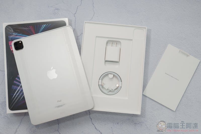 JTLEGEND iPad Pro 2021 多角度折疊保護皮套 / 保護貼開箱，最強平板電腦值得完整防護（動手玩 評測 評價）