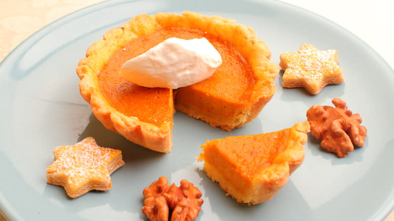 Mini pumpkin pie