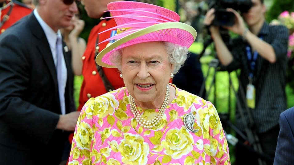 THE QUEEN AND HER DRESSERS FOLLOWED A COLOR PALETTE OR THEME EACH SEASON