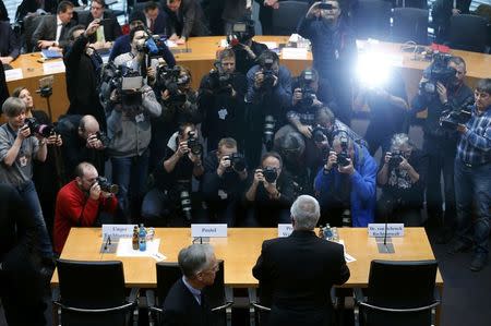 Former Volkswagen chief executive Martin Winterkorn arrives to testify to a German parliamentary committee on the carmaker's emissions scandal in Berlin, Germany, January 19, 2017. REUTERS/Hannibal Hanschke