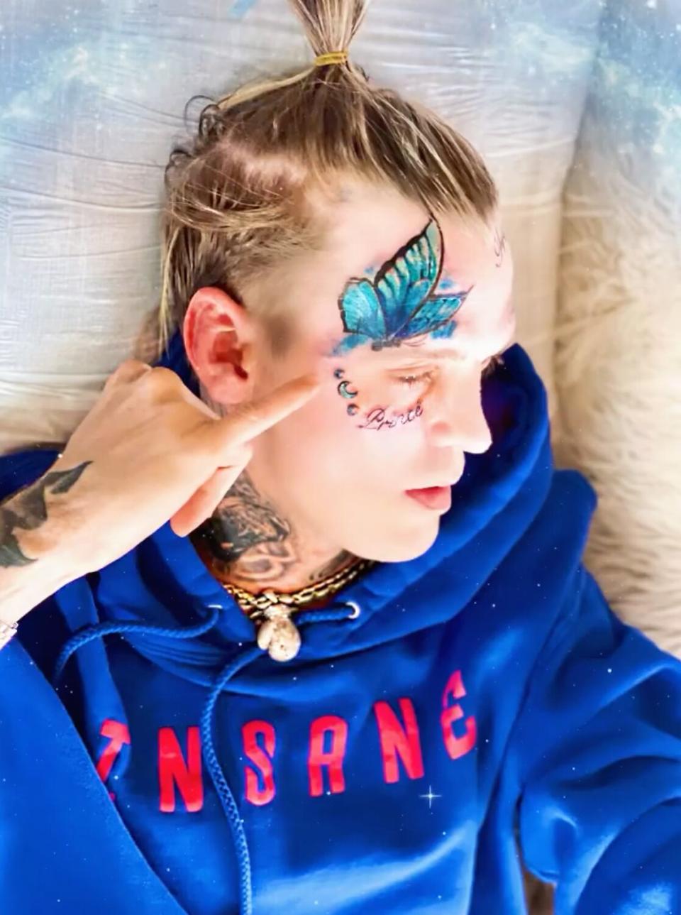Aaron Carter Gets Giant Butterfly Tattoo on His Face in Honor of Late Sister