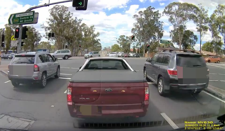 Drivers are moving along through a green arrow on the Great Western Highway. Source: Facebook/Dash Cam Owners Australia