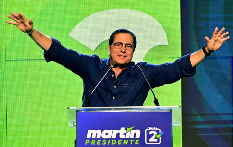 El expresidente de Panamá, Martín Torrijos, durante su cierre de campaña, en Ciudad de Panamá, el 27 de abril de 2024 (MARTIN BERNETTI)