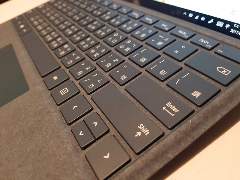 微軟全新 Surface Pro 即日上市 特製鍵盤請再等等