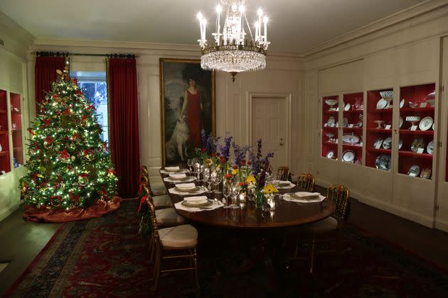 Holiday decorations in the China Room of the White House. (Photo: Alex Wong via Getty Images)