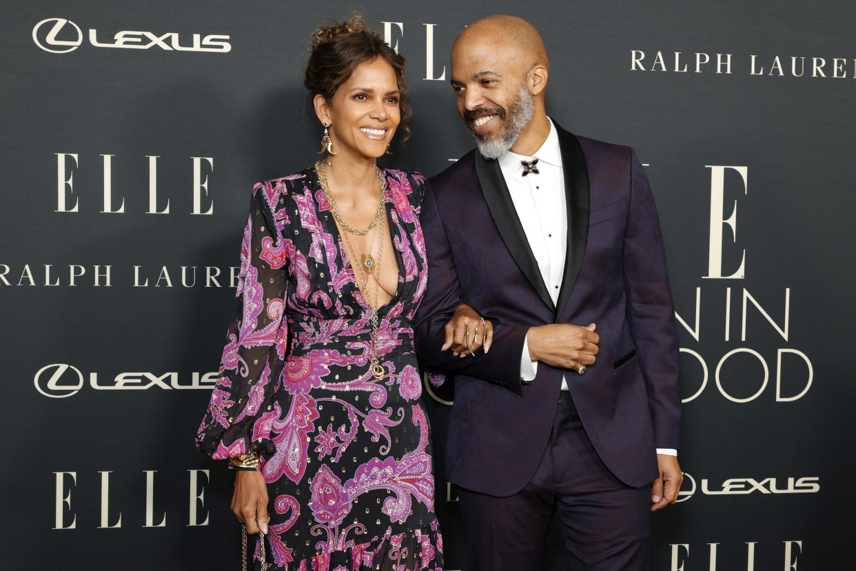 LOS ANGELES, CALIFORNIA - OCTOBER 19: (L-R) Halle Berry and Van Hunt attend the 27th Annual ELLE Women in Hollywood Celebration at Dolby Terrace at the Academy Museum of Motion Pictures on October 19, 2021 in Los Angeles, California. (Photo by Amy Sussman/Getty Images)