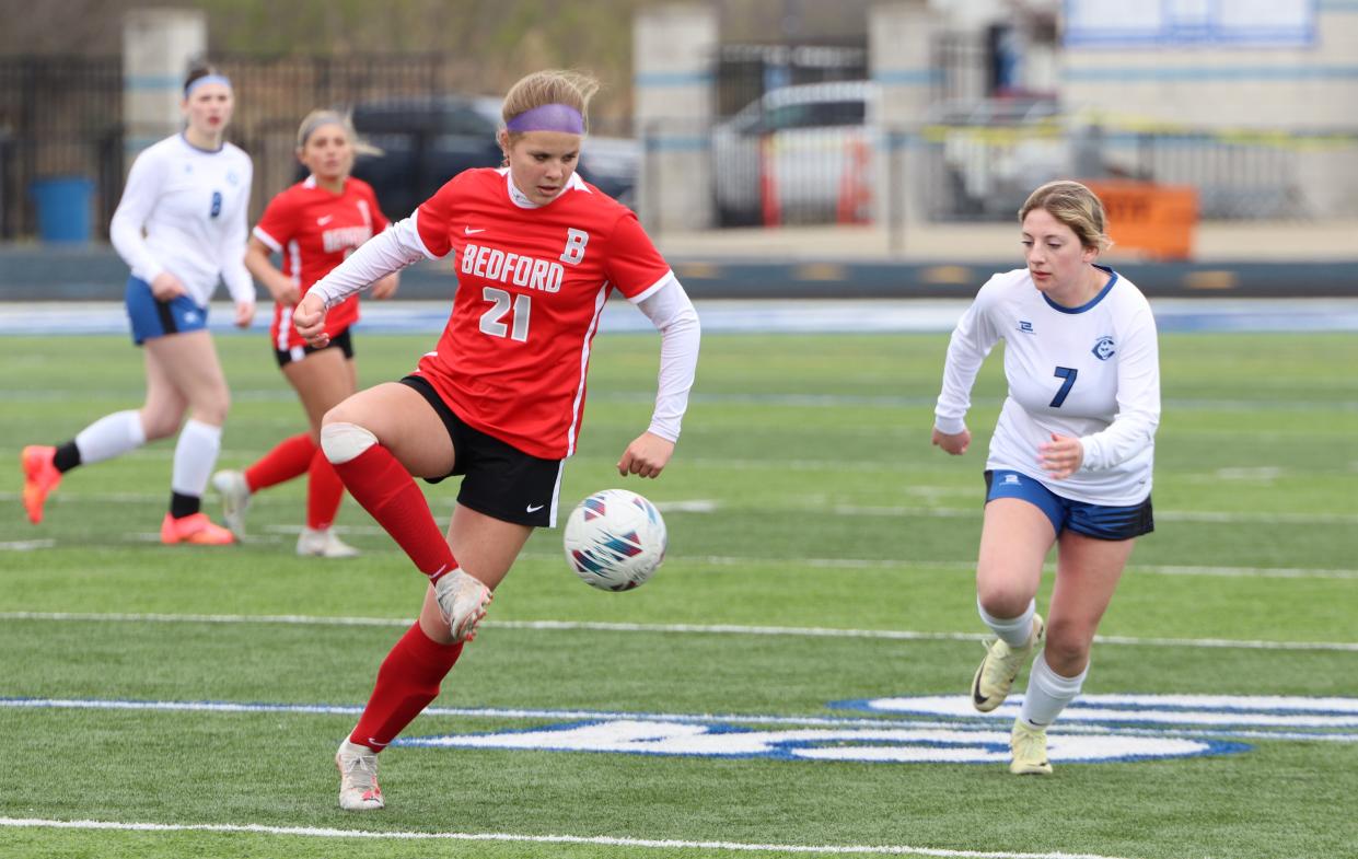 Bedford's Elizabeth Klocek settles the ball in the Gibraltar Carlson Invitational on Saturday, April 20, 2024.