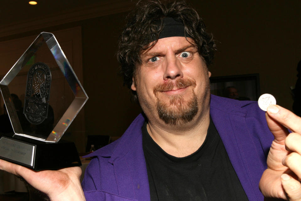 BEVERLY HILLS, CA - APRIL 05:  Magician The Amazing Johnathan poses at the 40th Annual Academy Of Magical Arts Awards held at the Beverly Hilton Hotel on  April 5, 2008 in Beverly Hills, California  (Photo by Frazer Harrison/Getty Images)